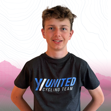 Porträt von Anton Pohl im Teamtrikot.